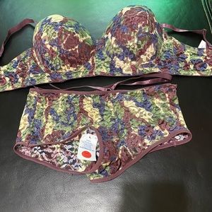 NWT...Panty/bra set